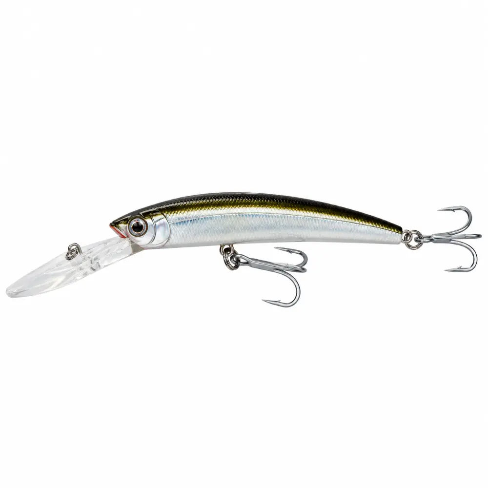 Vista lateral da amostra DTD Turbo Gavun DD 90 na cor Natural Smelt, com 90 mm, corpo prateado, dorso escuro, olhos 3D, pala de mergulho e duas âncoras VMC para pesca ao corrico.
